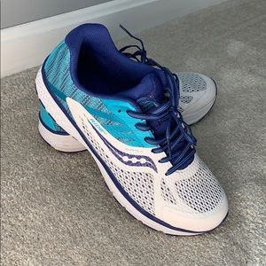 Saucony Ride 10 sneakers